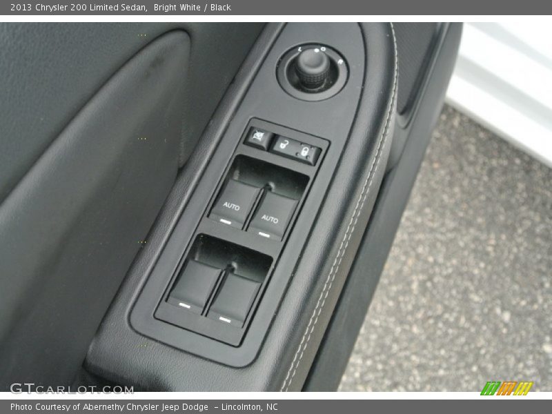 Bright White / Black 2013 Chrysler 200 Limited Sedan