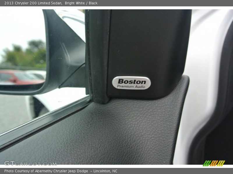 Bright White / Black 2013 Chrysler 200 Limited Sedan