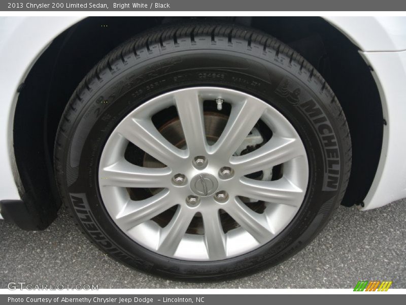 Bright White / Black 2013 Chrysler 200 Limited Sedan