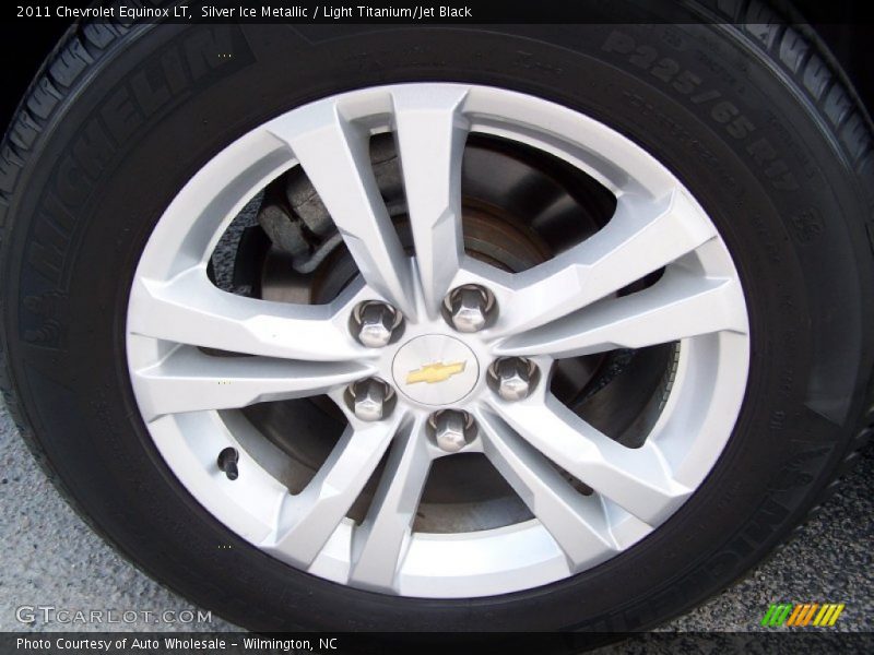Silver Ice Metallic / Light Titanium/Jet Black 2011 Chevrolet Equinox LT