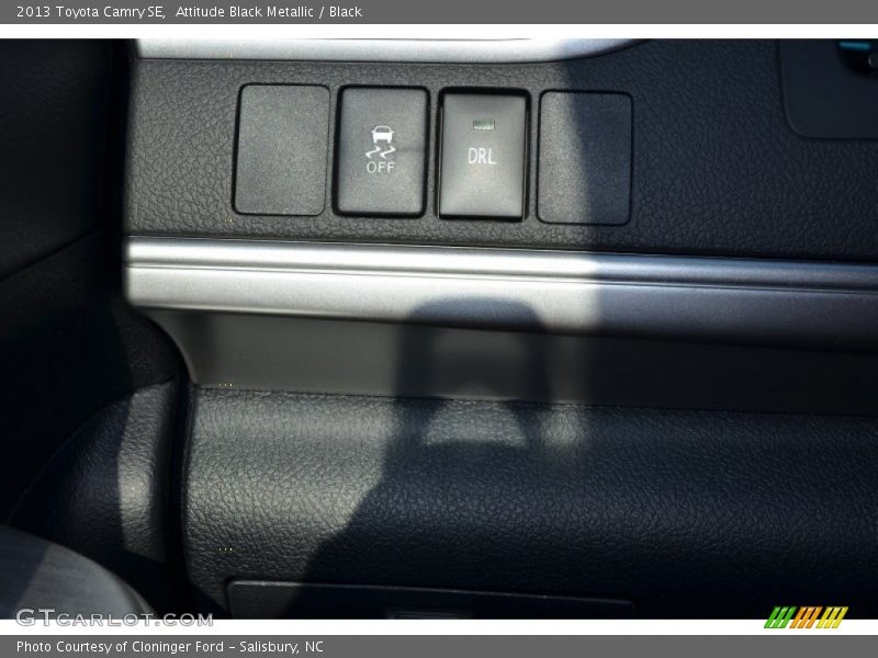 Attitude Black Metallic / Black 2013 Toyota Camry SE