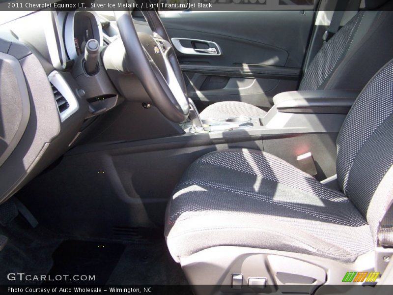 Silver Ice Metallic / Light Titanium/Jet Black 2011 Chevrolet Equinox LT