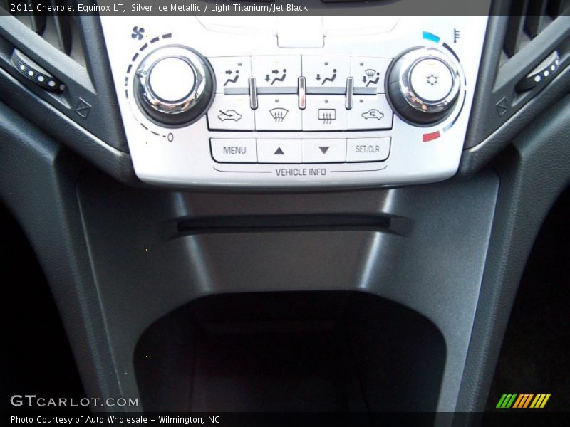 Silver Ice Metallic / Light Titanium/Jet Black 2011 Chevrolet Equinox LT