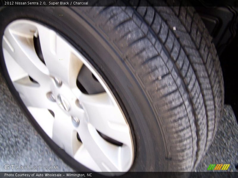 Super Black / Charcoal 2012 Nissan Sentra 2.0