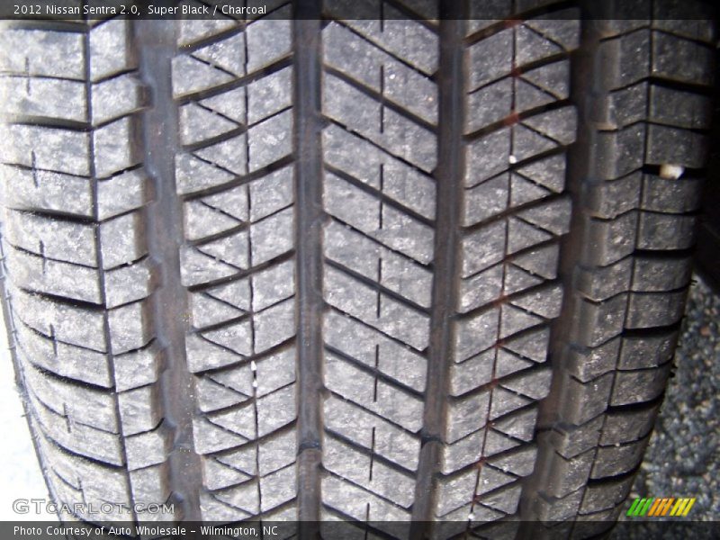 Super Black / Charcoal 2012 Nissan Sentra 2.0
