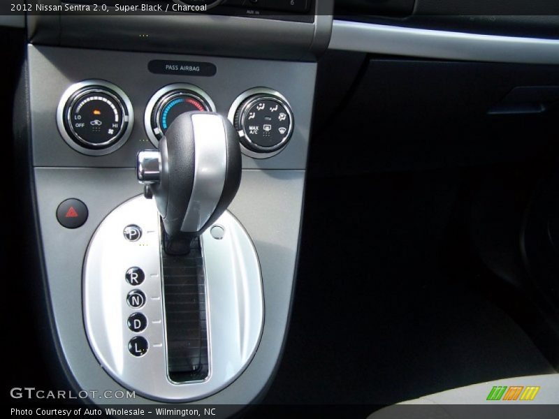 Super Black / Charcoal 2012 Nissan Sentra 2.0