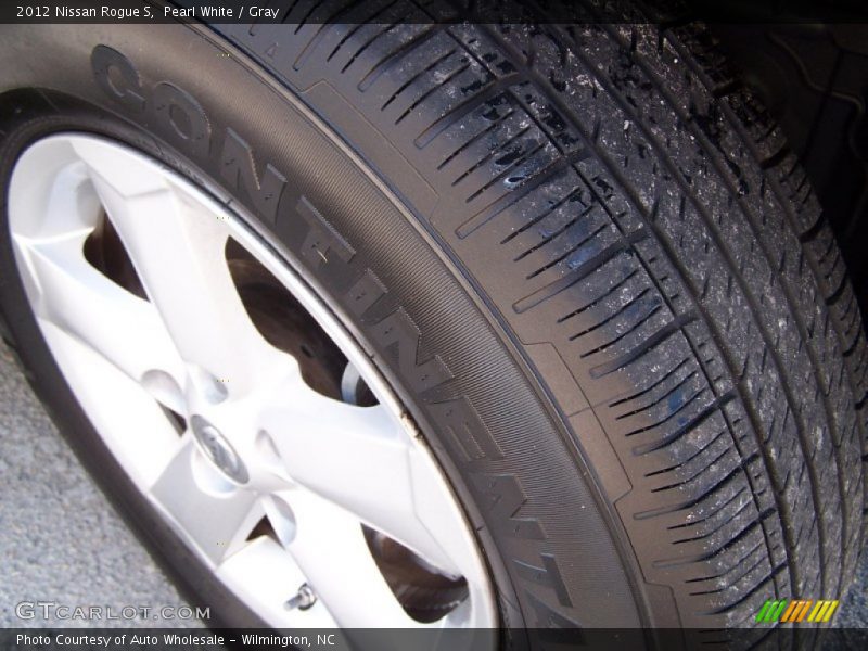Pearl White / Gray 2012 Nissan Rogue S