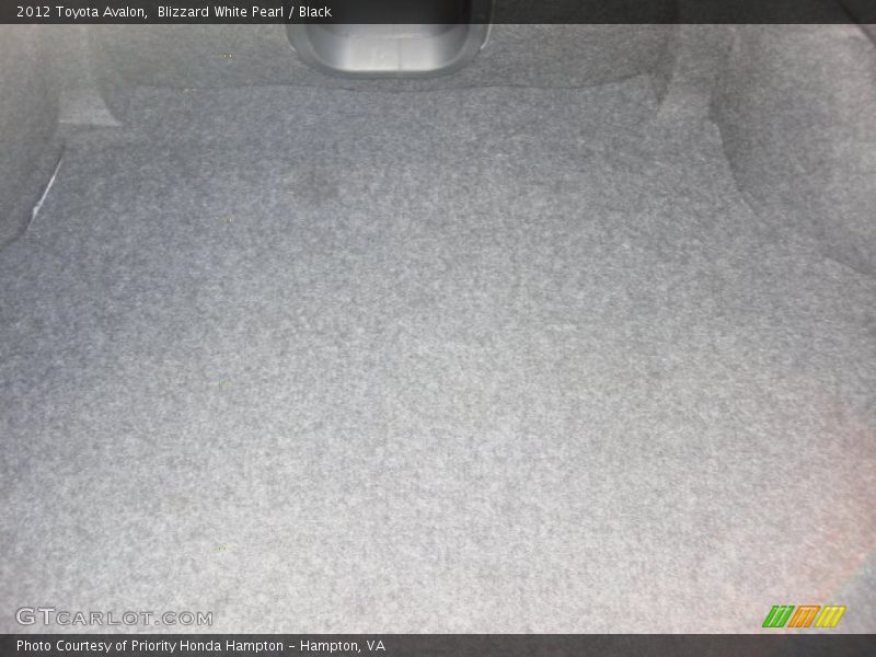 Blizzard White Pearl / Black 2012 Toyota Avalon