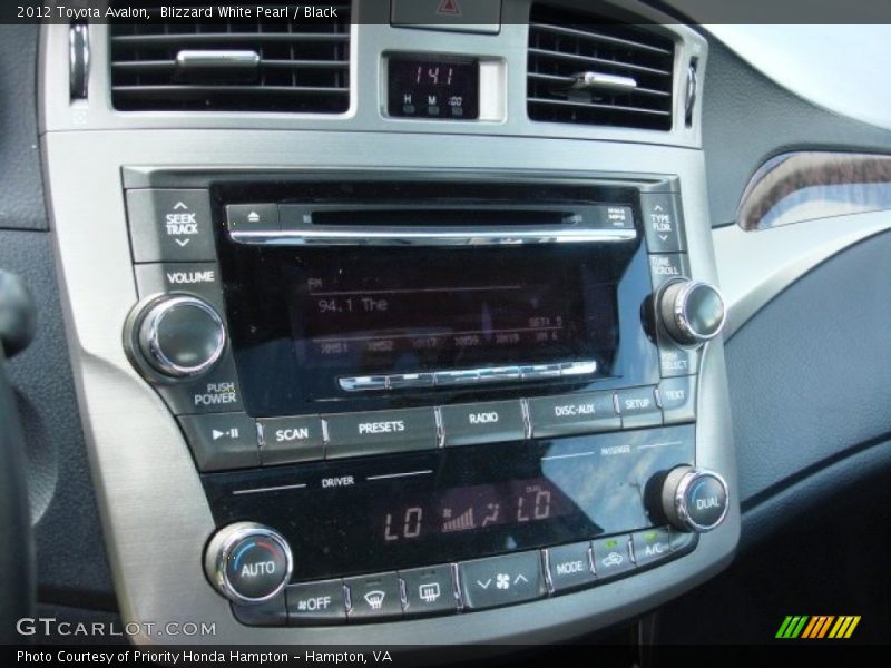 Blizzard White Pearl / Black 2012 Toyota Avalon
