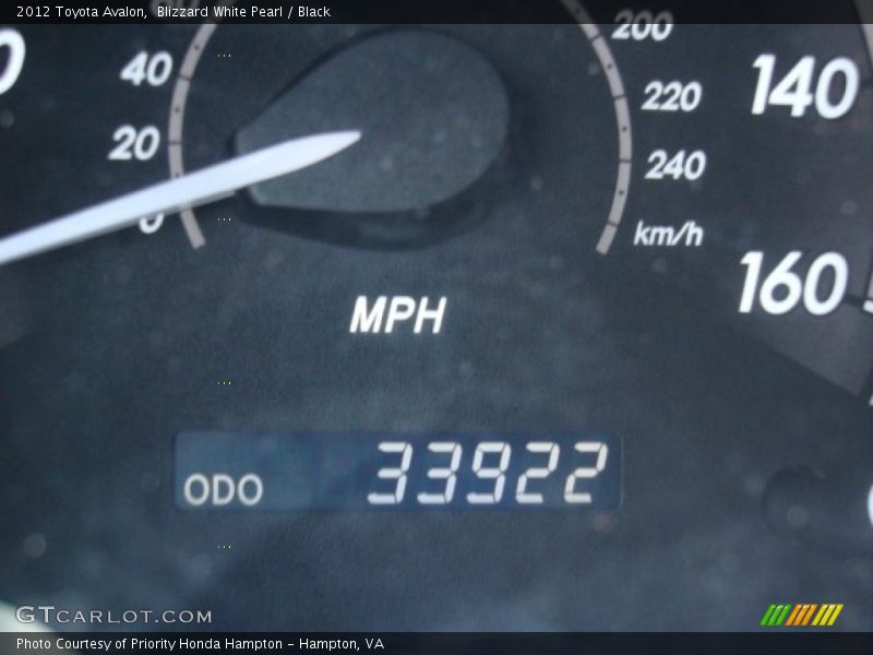 Blizzard White Pearl / Black 2012 Toyota Avalon