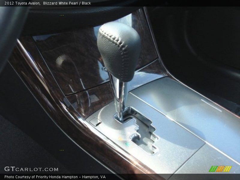 Blizzard White Pearl / Black 2012 Toyota Avalon