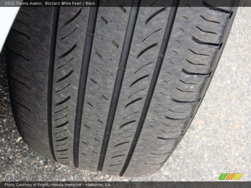 Blizzard White Pearl / Black 2012 Toyota Avalon