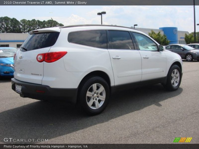 Summit White / Ebony 2010 Chevrolet Traverse LT AWD