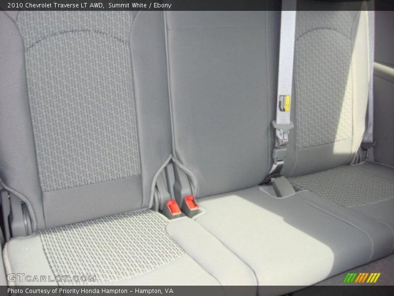 Summit White / Ebony 2010 Chevrolet Traverse LT AWD