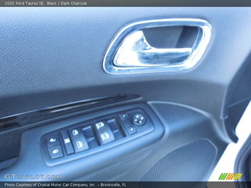 Black / Dark Charcoal 2002 Ford Taurus SE