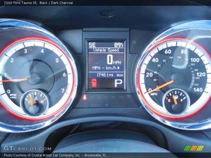 Black / Dark Charcoal 2002 Ford Taurus SE