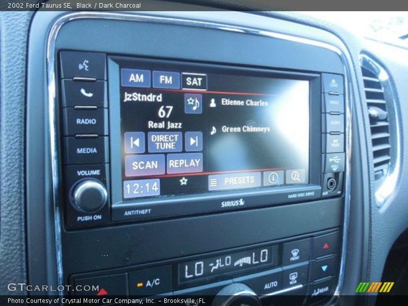 Black / Dark Charcoal 2002 Ford Taurus SE