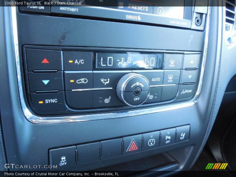 Black / Dark Charcoal 2002 Ford Taurus SE