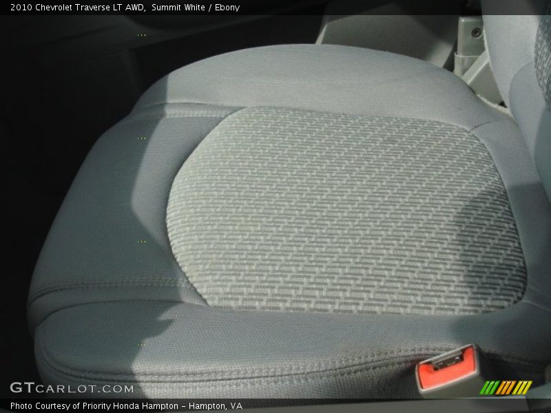 Summit White / Ebony 2010 Chevrolet Traverse LT AWD
