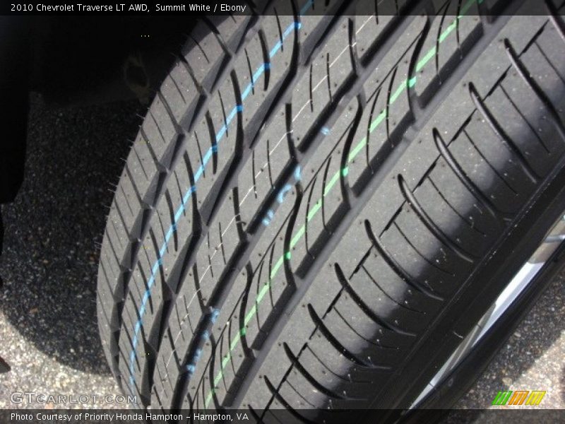 Summit White / Ebony 2010 Chevrolet Traverse LT AWD