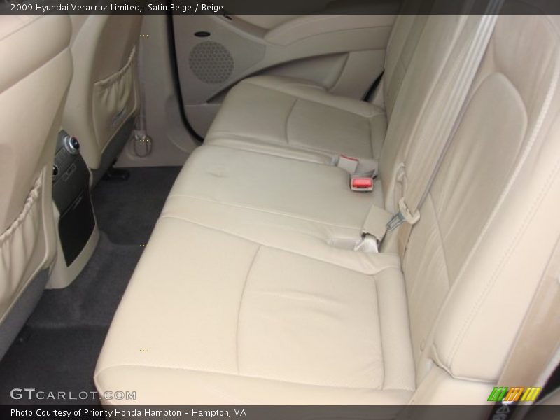 Rear Seat of 2009 Veracruz Limited