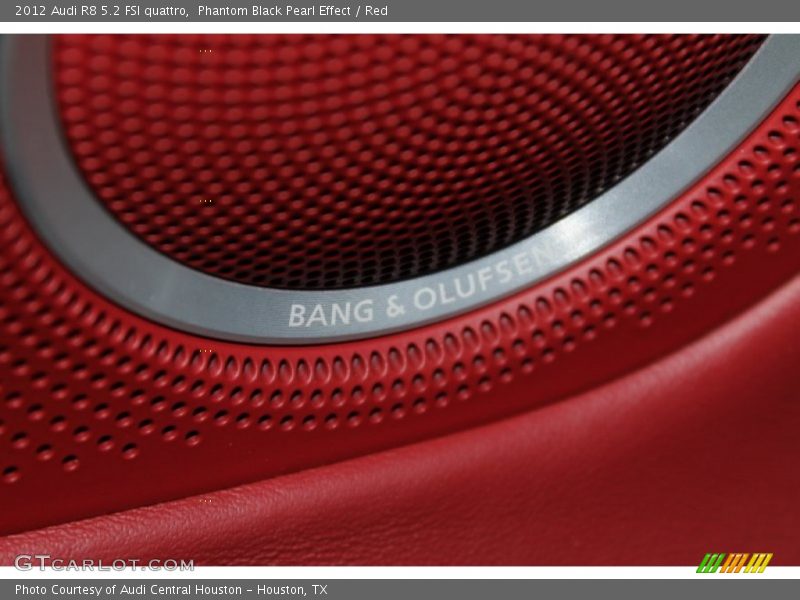 Phantom Black Pearl Effect / Red 2012 Audi R8 5.2 FSI quattro