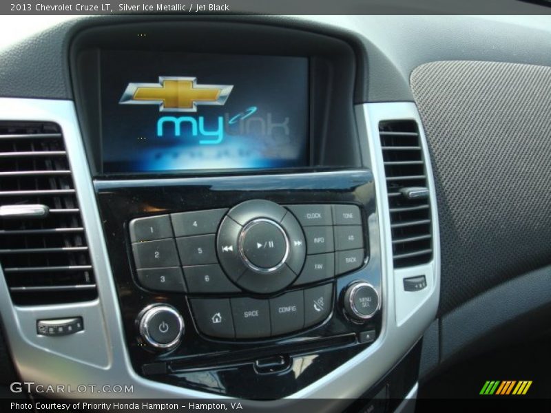 Silver Ice Metallic / Jet Black 2013 Chevrolet Cruze LT