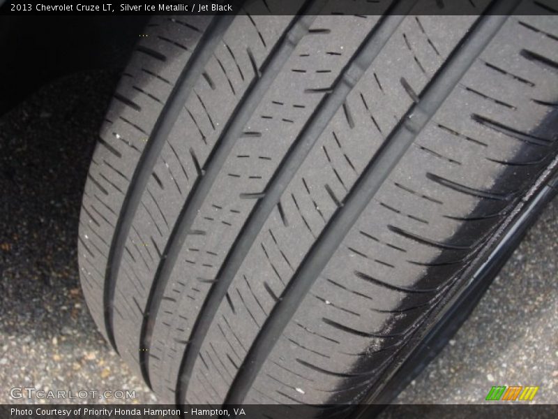 Silver Ice Metallic / Jet Black 2013 Chevrolet Cruze LT