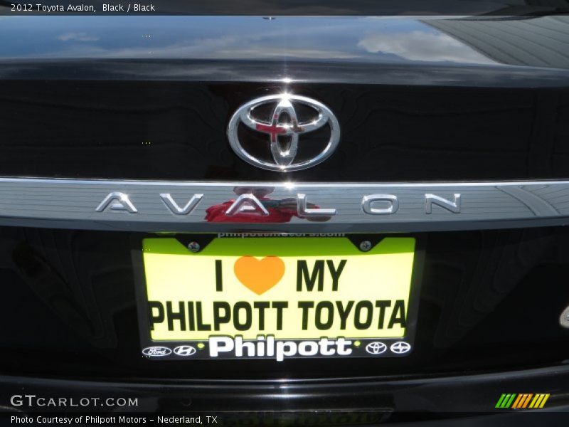 Black / Black 2012 Toyota Avalon
