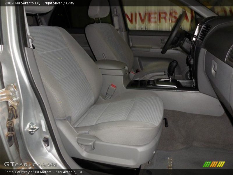 Bright Silver / Gray 2009 Kia Sorento LX