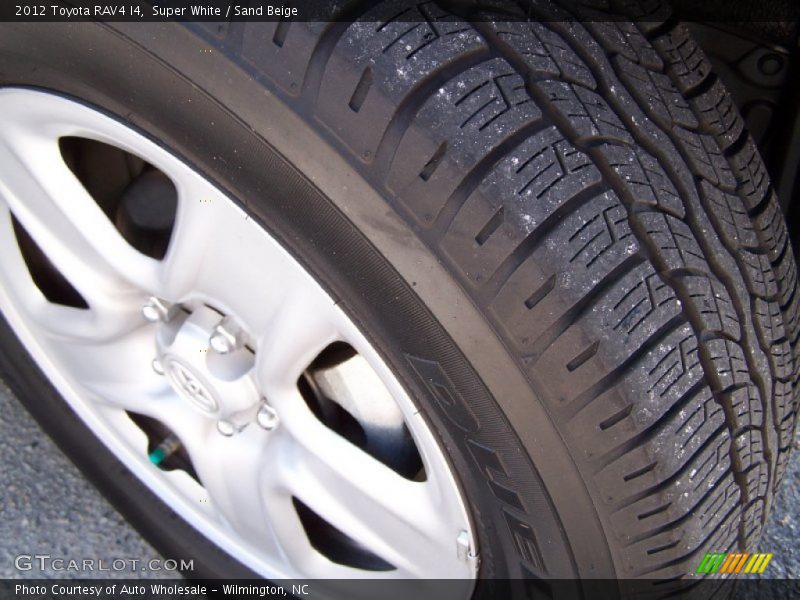 Super White / Sand Beige 2012 Toyota RAV4 I4