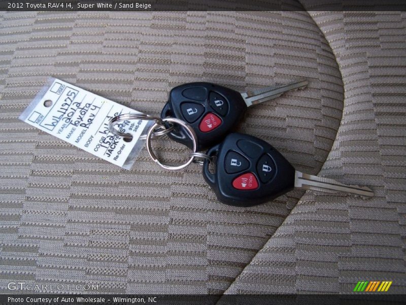 Super White / Sand Beige 2012 Toyota RAV4 I4