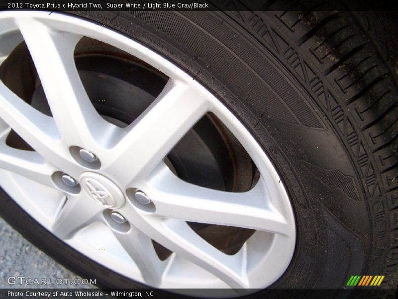 Super White / Light Blue Gray/Black 2012 Toyota Prius c Hybrid Two