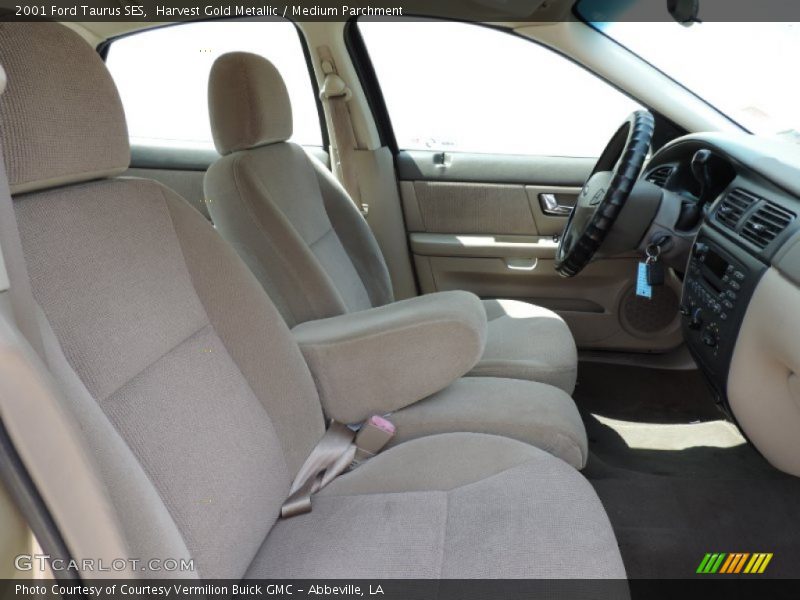 Harvest Gold Metallic / Medium Parchment 2001 Ford Taurus SES