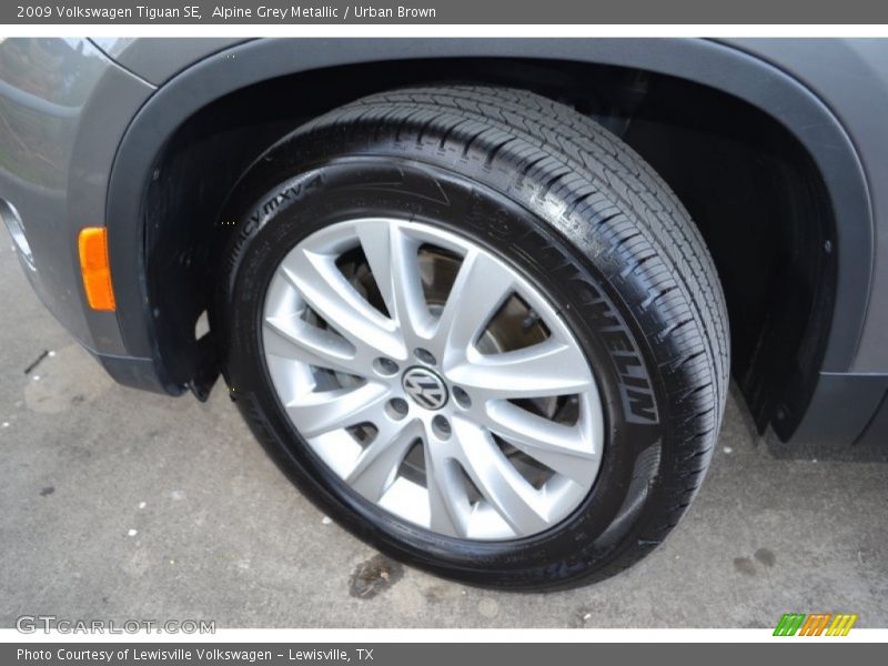 Alpine Grey Metallic / Urban Brown 2009 Volkswagen Tiguan SE