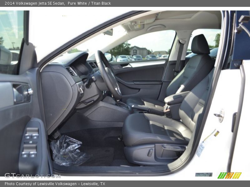 Pure White / Titan Black 2014 Volkswagen Jetta SE Sedan