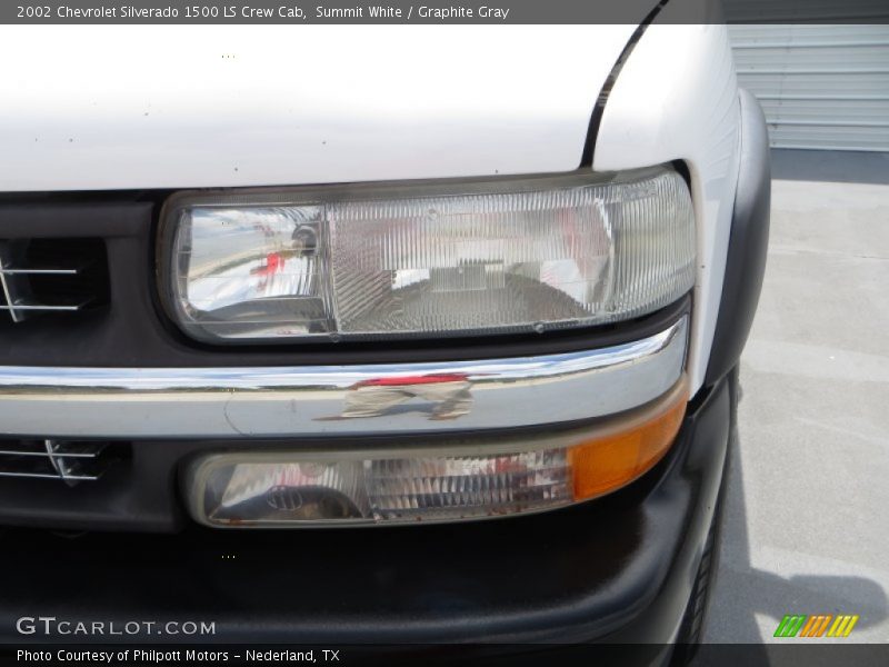 Summit White / Graphite Gray 2002 Chevrolet Silverado 1500 LS Crew Cab