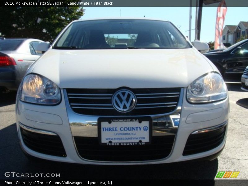 Candy White / Titan Black 2010 Volkswagen Jetta SE Sedan