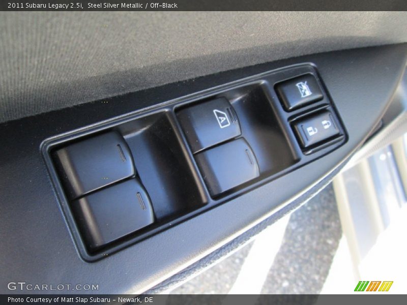 Steel Silver Metallic / Off-Black 2011 Subaru Legacy 2.5i