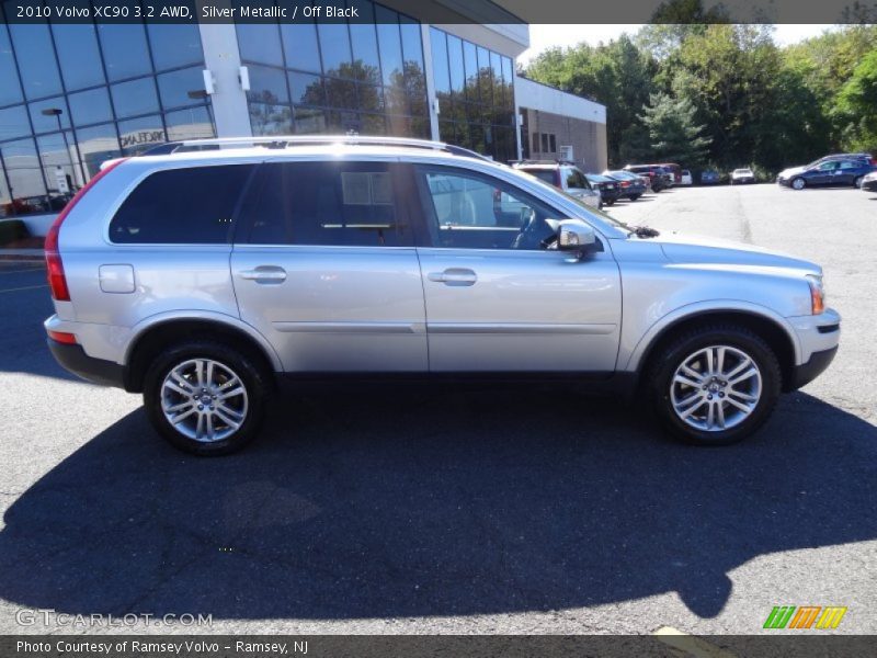 Silver Metallic / Off Black 2010 Volvo XC90 3.2 AWD