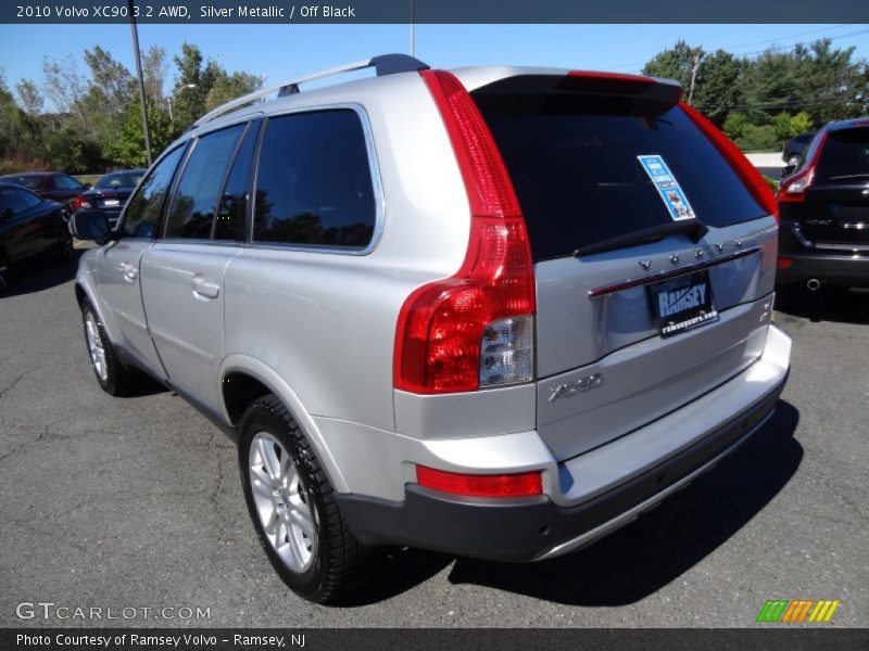 Silver Metallic / Off Black 2010 Volvo XC90 3.2 AWD