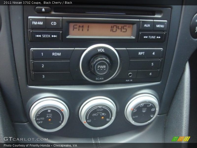 Controls of 2011 370Z Coupe