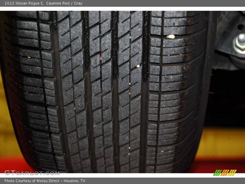 Cayenne Red / Gray 2013 Nissan Rogue S