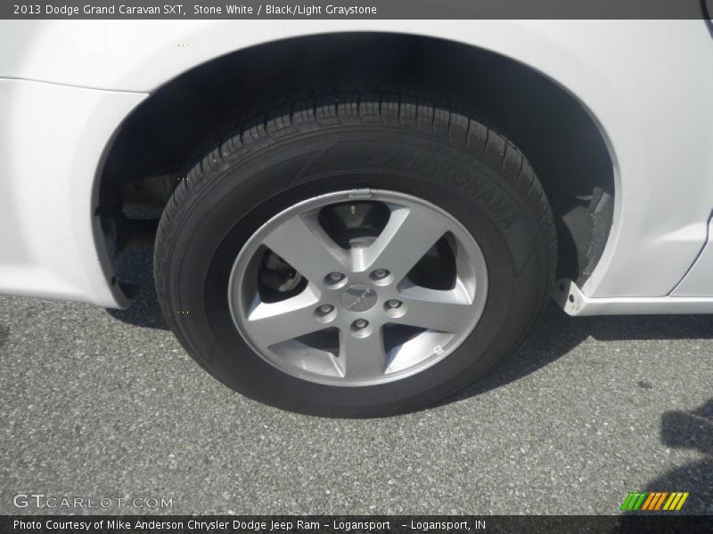 Stone White / Black/Light Graystone 2013 Dodge Grand Caravan SXT