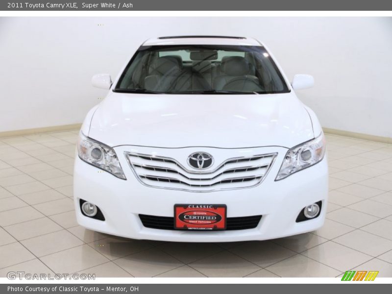 Super White / Ash 2011 Toyota Camry XLE