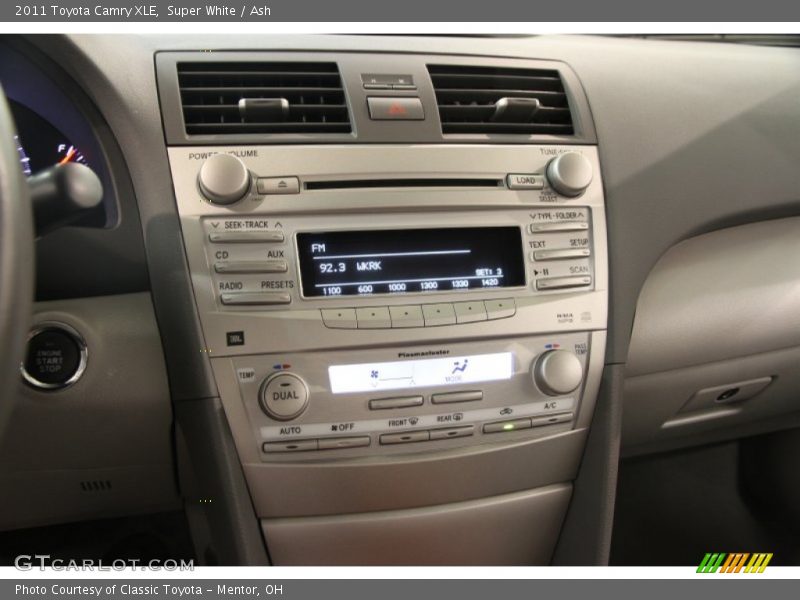 Super White / Ash 2011 Toyota Camry XLE