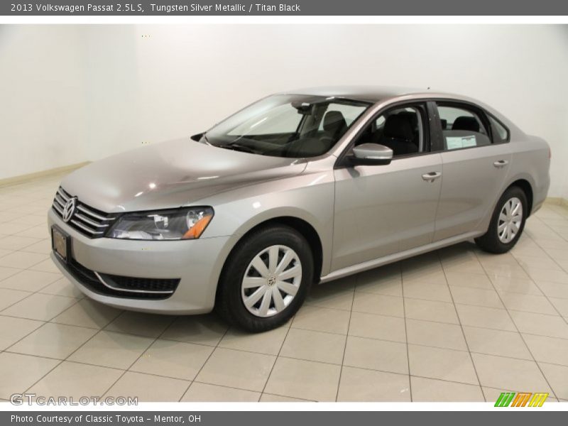 Front 3/4 View of 2013 Passat 2.5L S