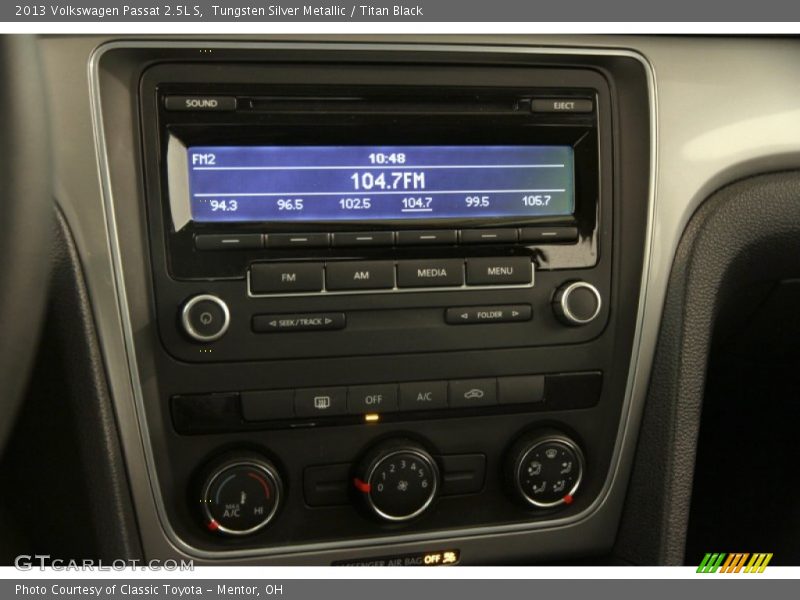 Tungsten Silver Metallic / Titan Black 2013 Volkswagen Passat 2.5L S