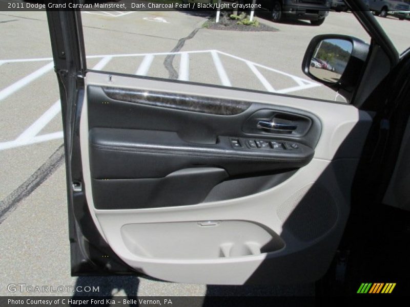 Dark Charcoal Pearl / Black/Light Graystone 2011 Dodge Grand Caravan Mainstreet