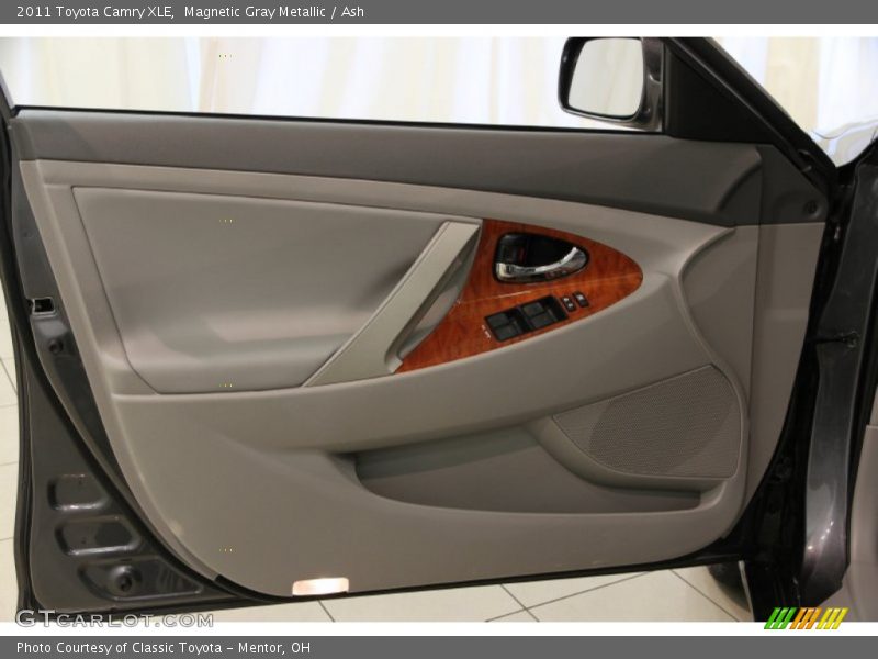 Magnetic Gray Metallic / Ash 2011 Toyota Camry XLE